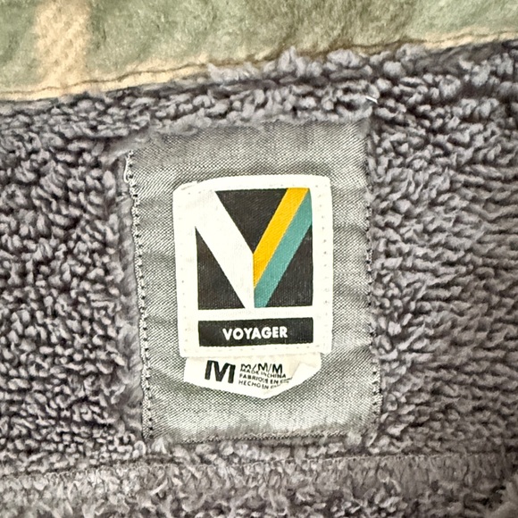 Olive Plaid Men's Shirt Jacket - Picture 4 of 8